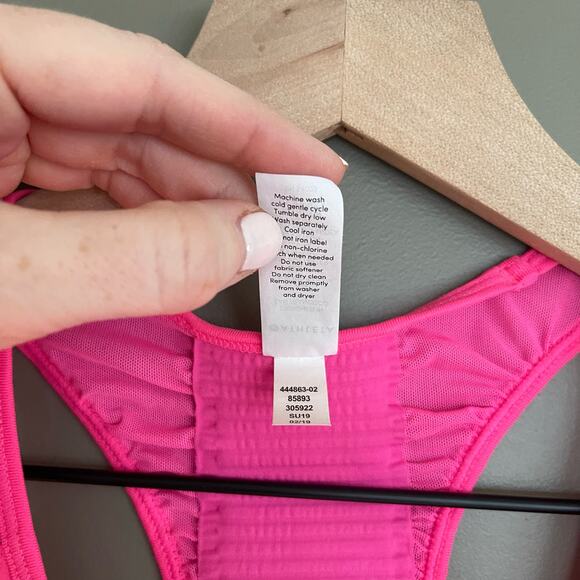 Athleta‎ BAKASANA TANK Prism Pink Size XS Sleeveless Top Sheer Mesh Back Workout - Picture 16 of 16